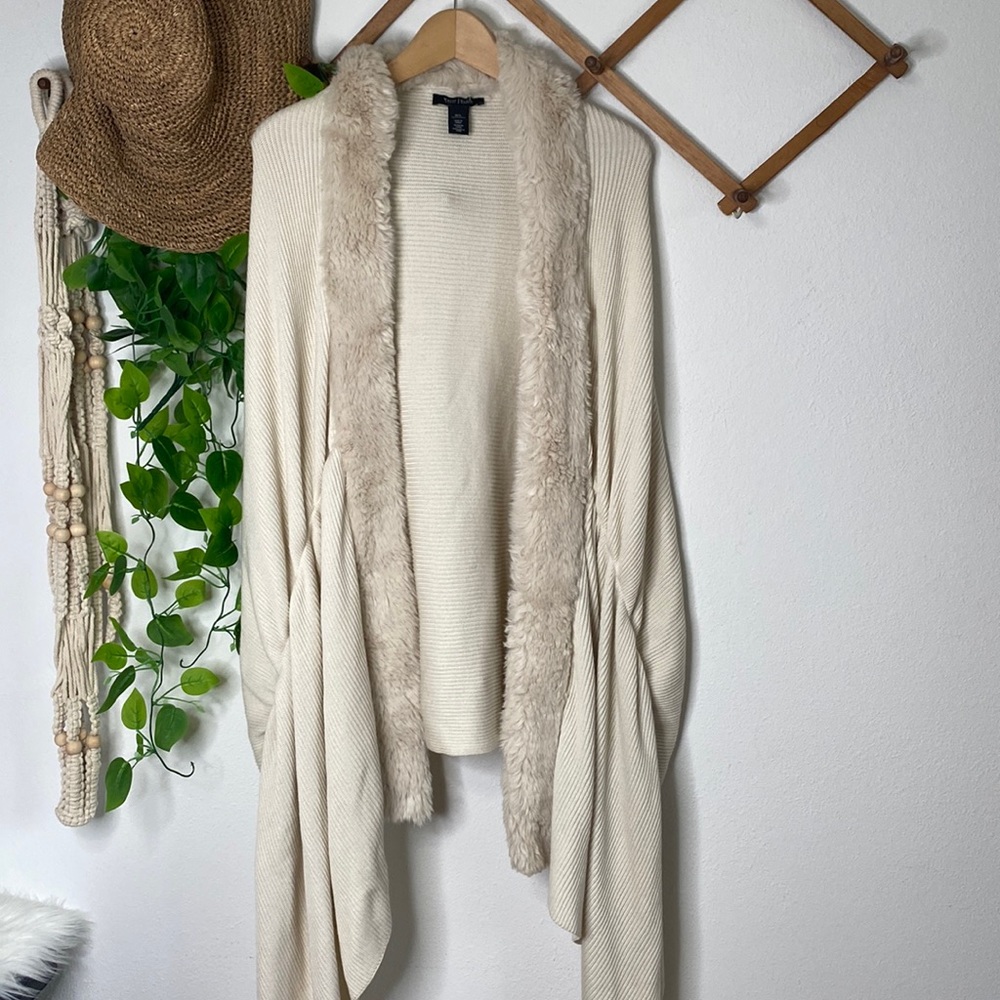 WHBM ribbed waterfall Shaw cardigan with faux fur trim